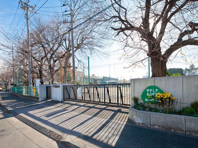 Primary school. Shibayama to elementary school 320m