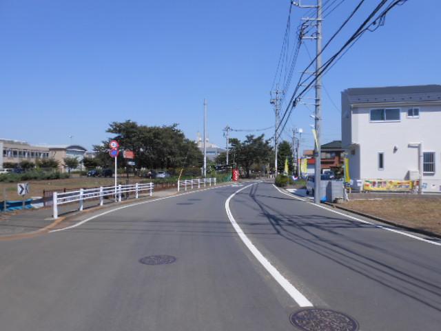 Local photos, including front road. Local (September 2013) Shooting