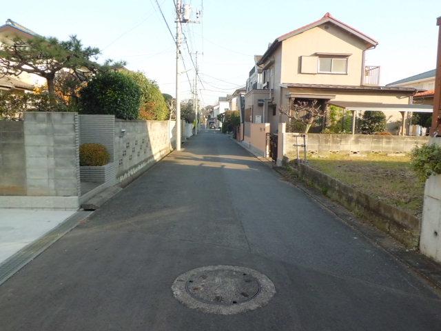 Local photos, including front road. Local (12 May 2013) Shooting