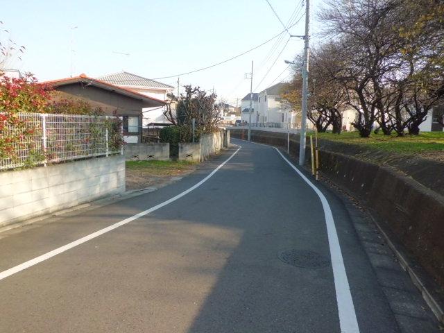 Local photos, including front road. Local (12 May 2013) Shooting