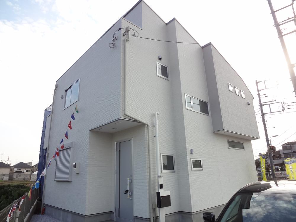 Local appearance photo. Local (10 May 2013) Shooting