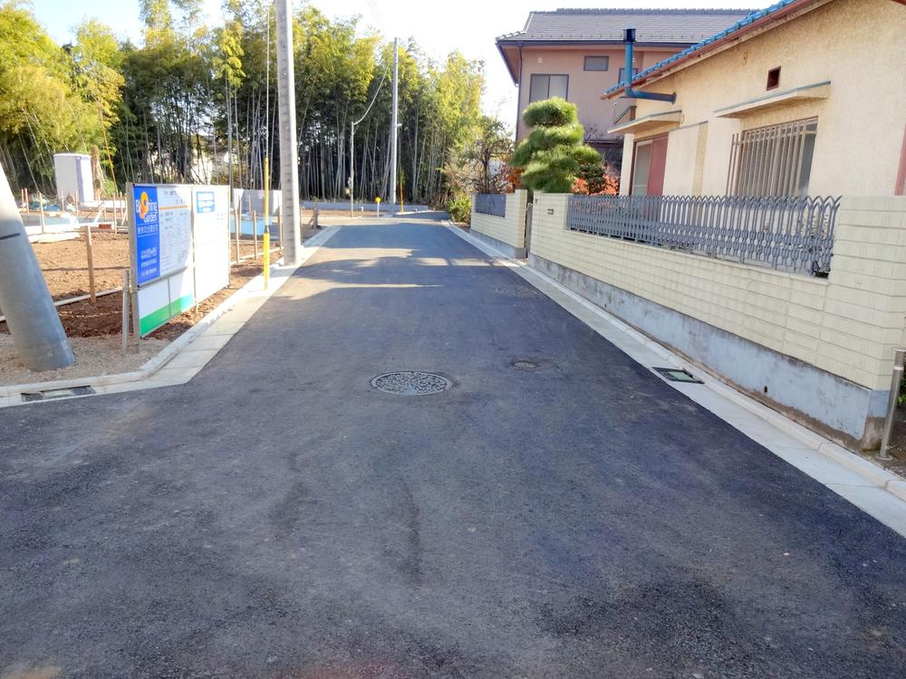 Local photos, including front road. Local (12 May 2013) Shooting