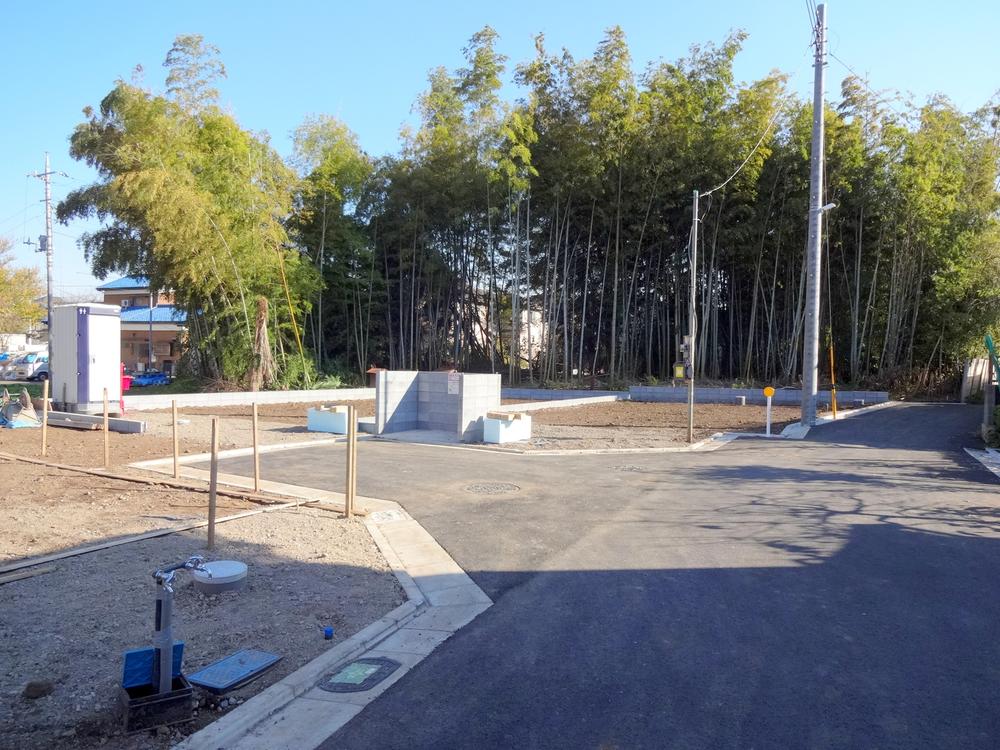 Local photos, including front road. Local (12 May 2013) Shooting