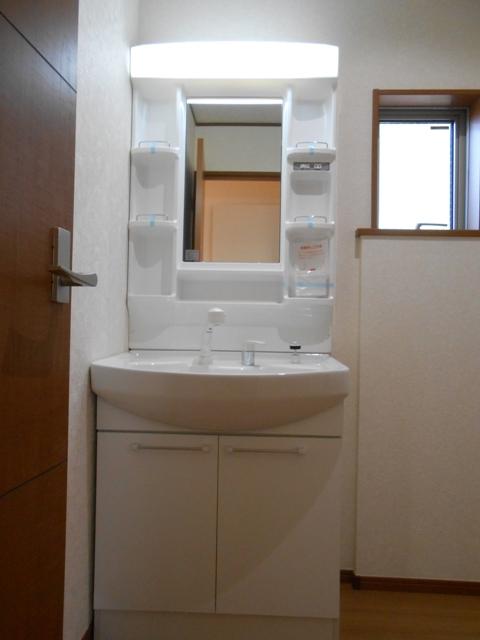 Wash basin, toilet. Indoor (12 May 2013) Shooting