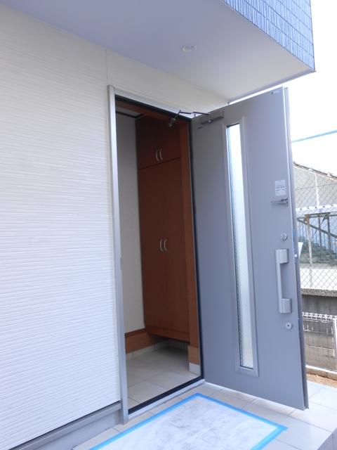 Entrance. Local (12 May 2013) Shooting