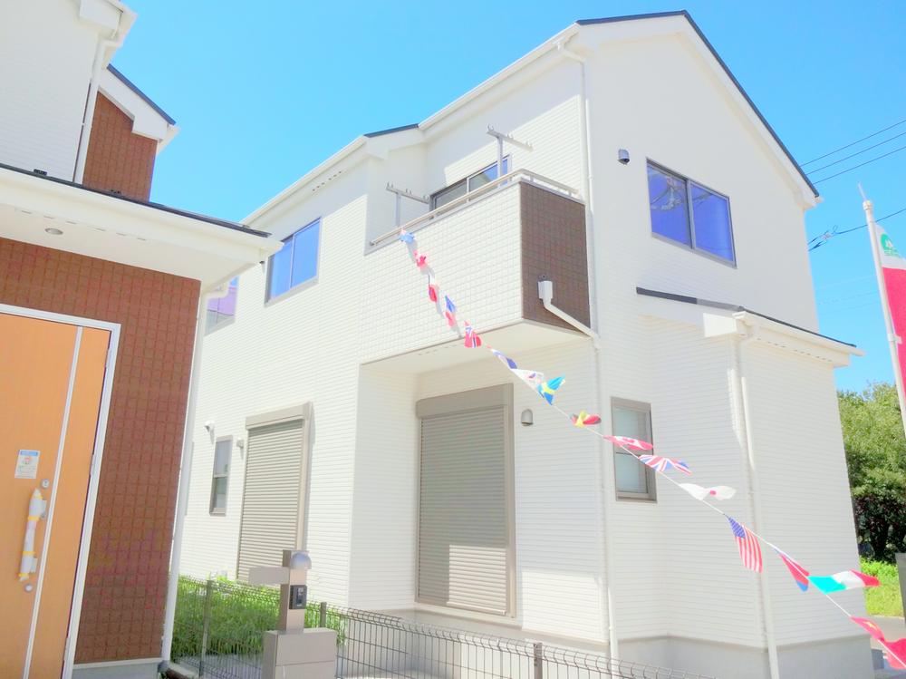 Local appearance photo. Local (11 May 2013) Shooting