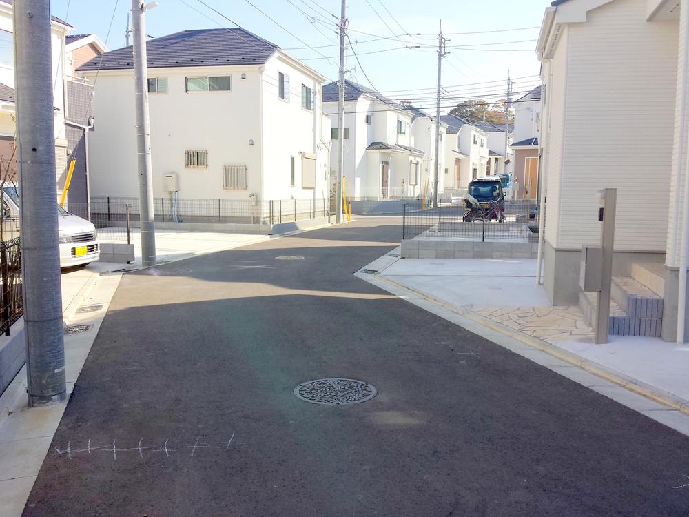 Local photos, including front road. Local (11 May 2013) Shooting