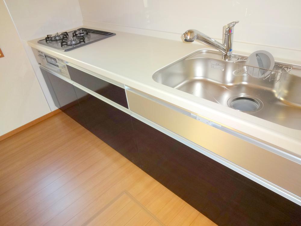 Kitchen. Indoor (12 May 2013) Shooting