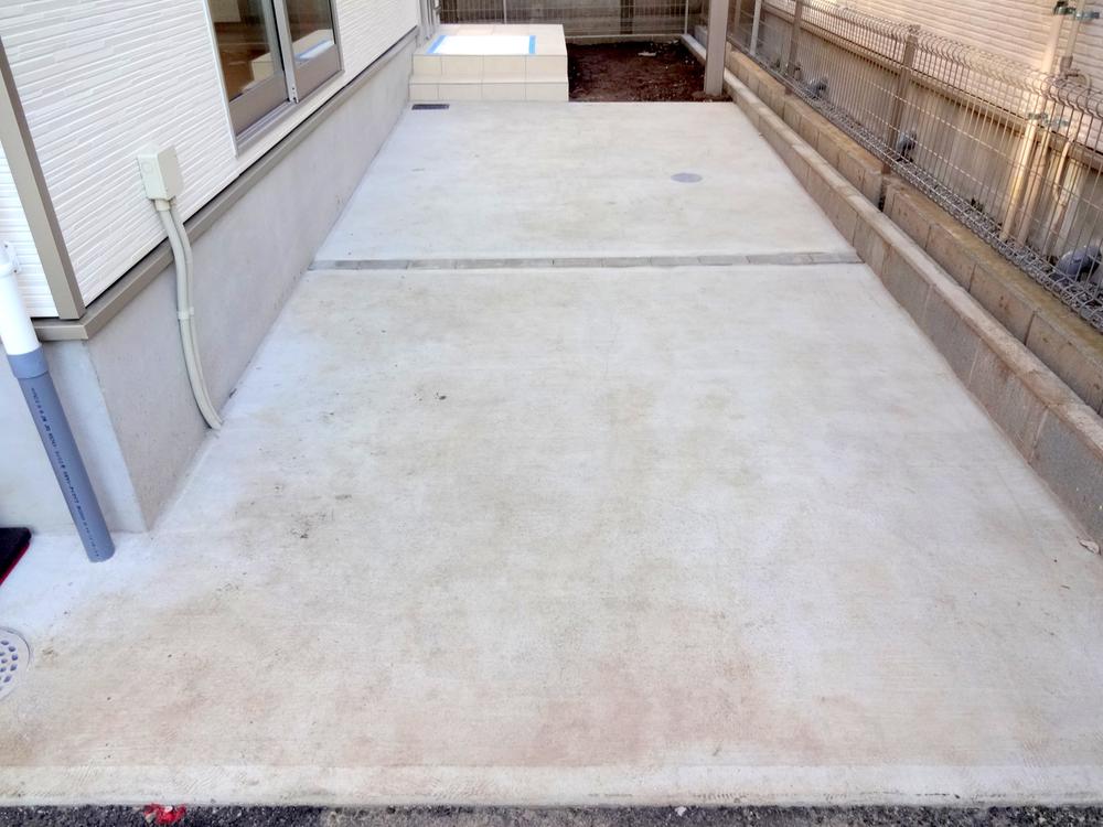 Parking lot. Local (12 May 2013) Shooting