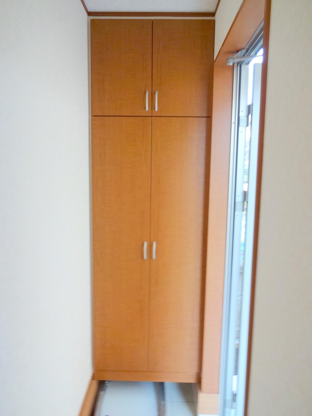 Entrance. Local (12 May 2013) Shooting