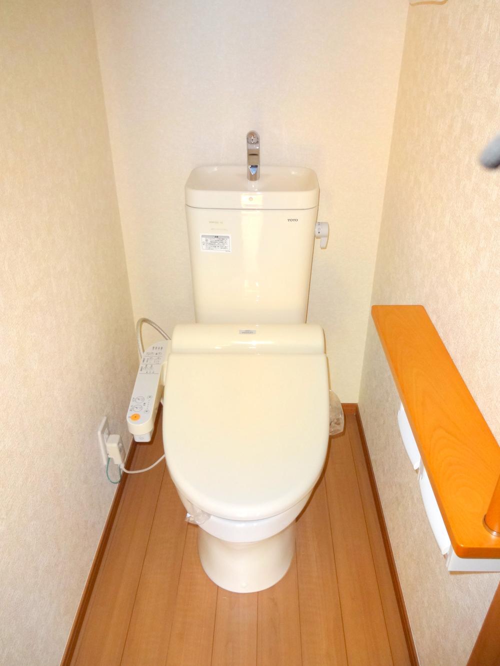 Toilet. Indoor (12 May 2013) Shooting