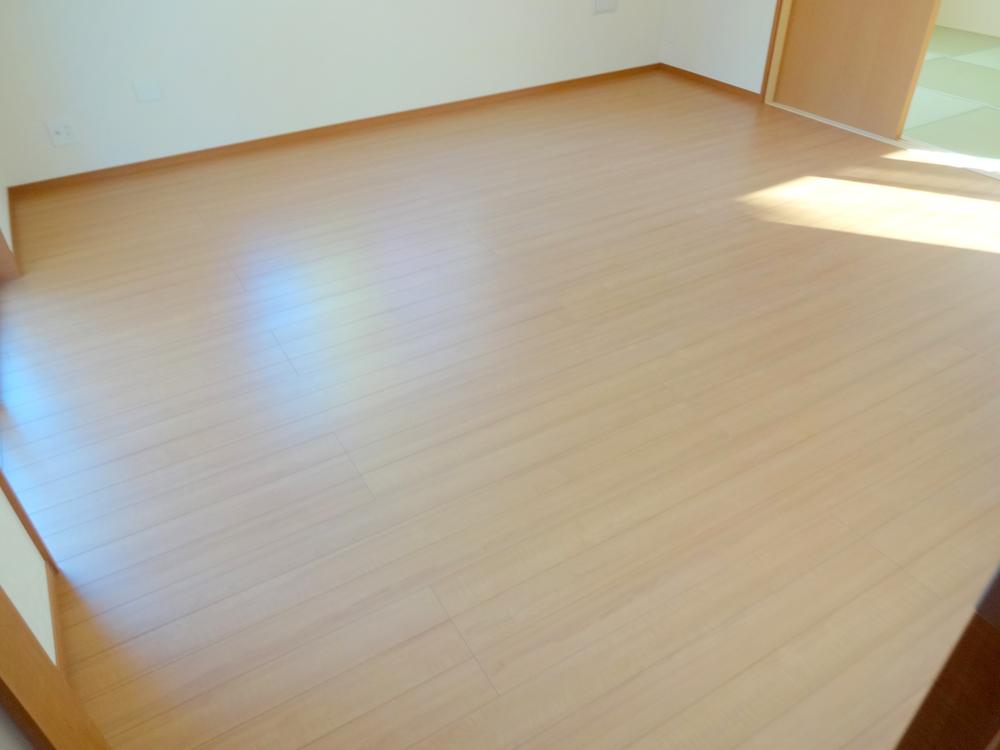 Non-living room. Indoor (12 May 2013) Shooting