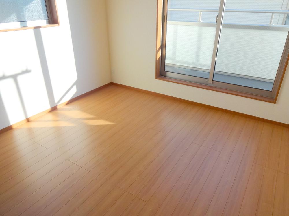 Non-living room. Indoor (12 May 2013) Shooting