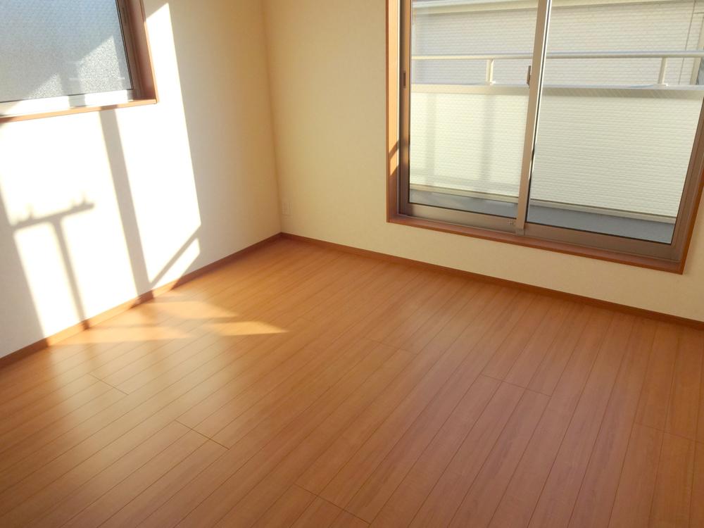 Non-living room. Indoor (12 May 2013) Shooting