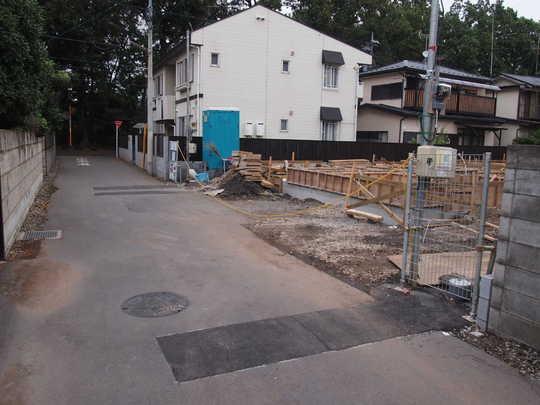 Local photos, including front road. Frontal road