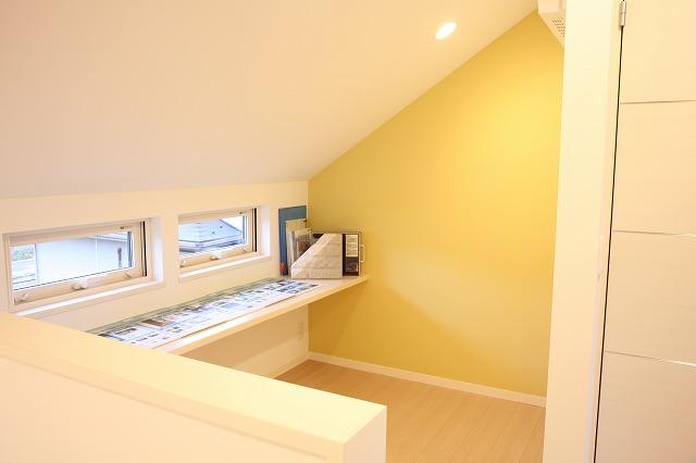 Other. Family is a picture of the space. Study space for children Ya, Ideal for hobby space of husband.