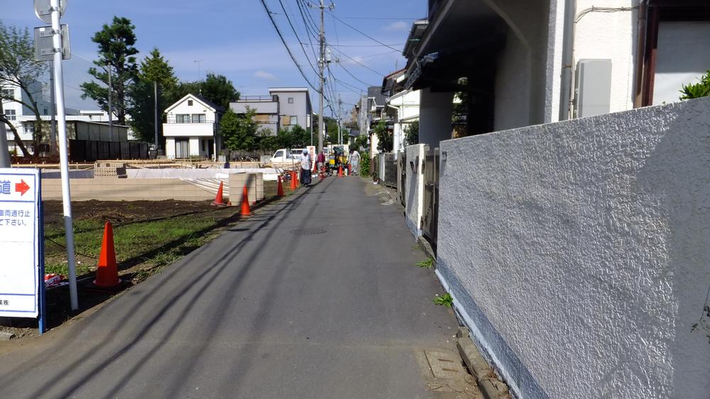 Local photos, including front road. Local, including the eastern front road (October 2013) Shooting