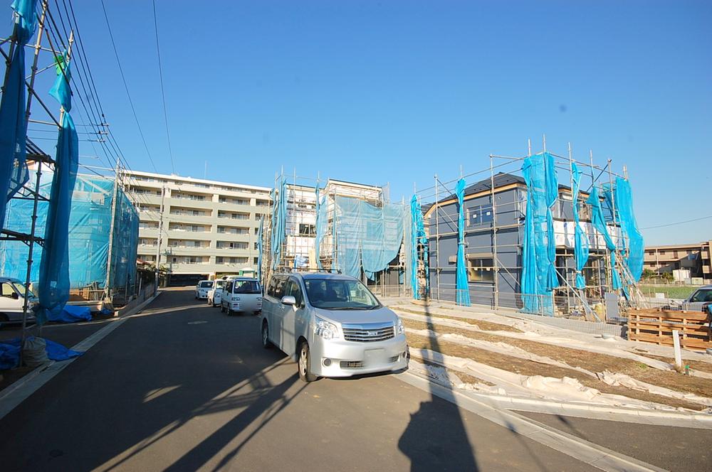 Local photos, including front road. Local Photos