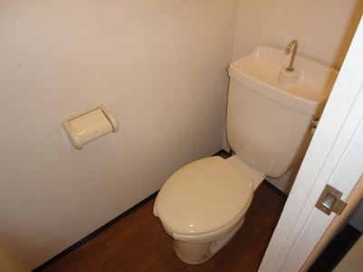 Toilet. toilet.