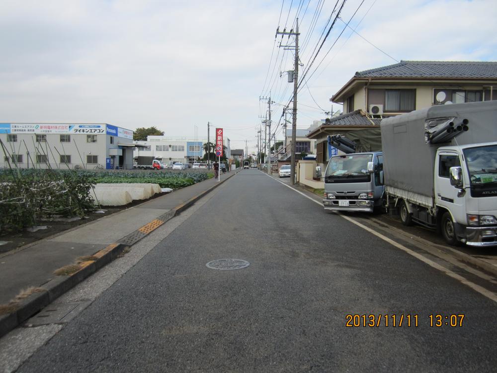 Local photos, including front road. Local (11 May 2013) Shooting