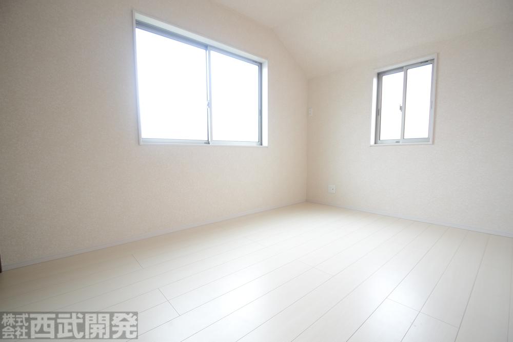 Non-living room. 1 Building