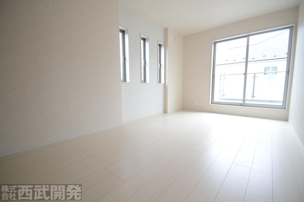 Non-living room. 1 Building