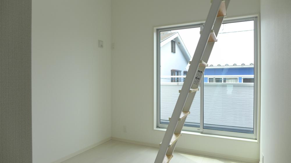 Same specifications photos (Other introspection). Same specifications