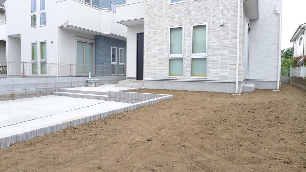 Parking lot. Another site