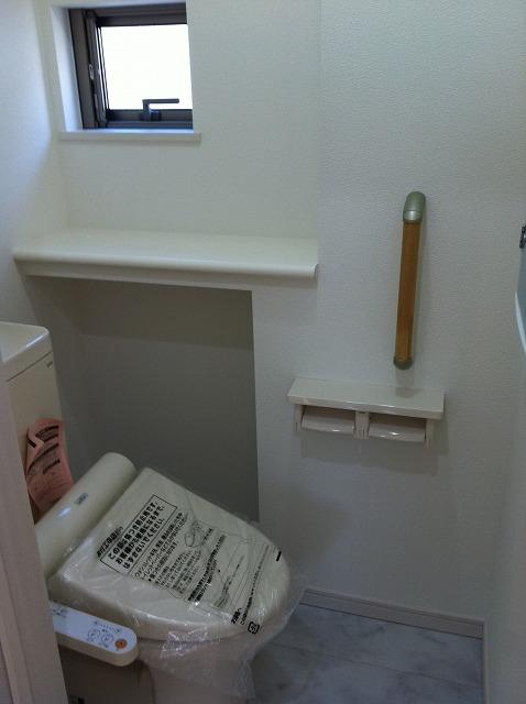 Toilet. Indoor (12 May 2013) Shooting