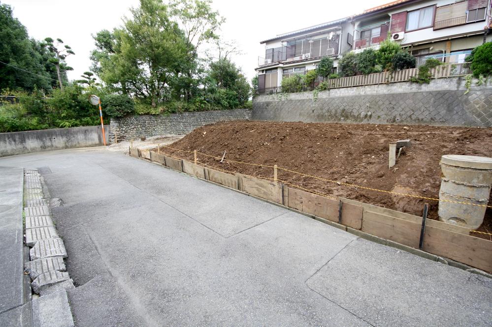 Local photos, including front road. Local photo 2013 October shooting