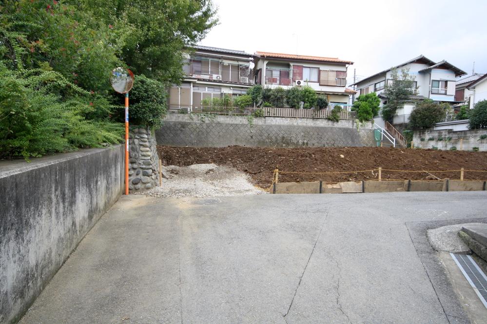 Local photos, including front road. Local photo 2013 October shooting