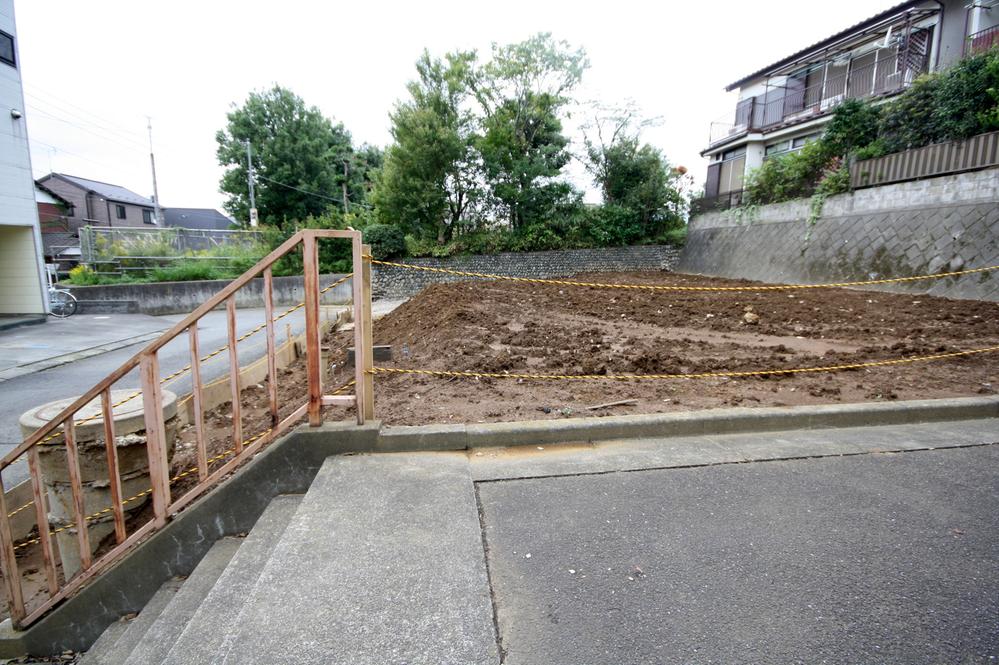 Local photos, including front road. Local photo 2013 October shooting