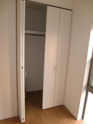 Receipt. The first floor Western-style closet. There is also will be various put depth.