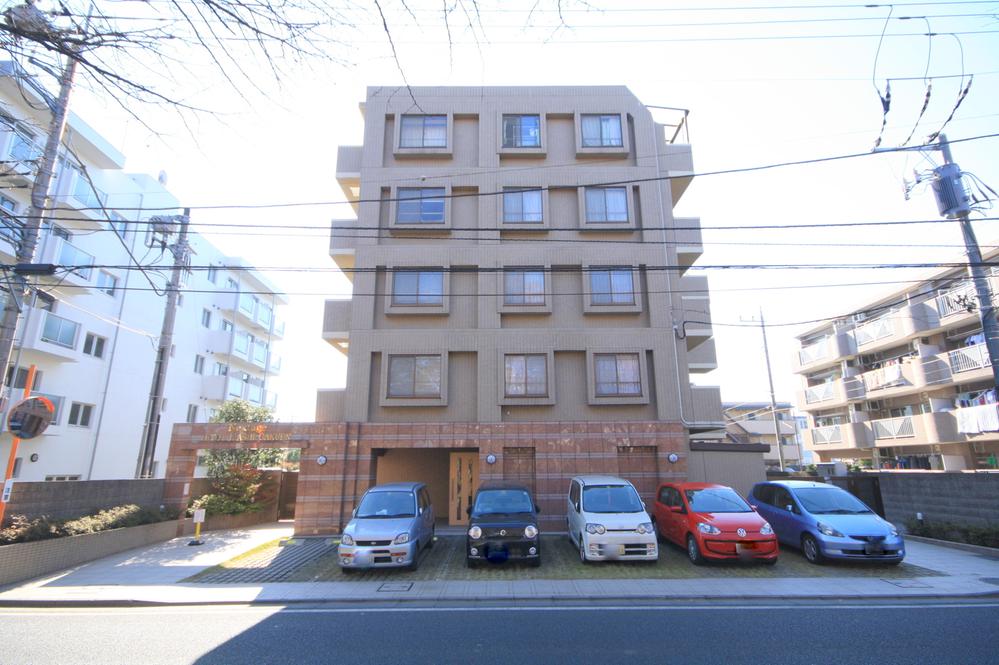 Local appearance photo. Local (12 May 2013) Shooting