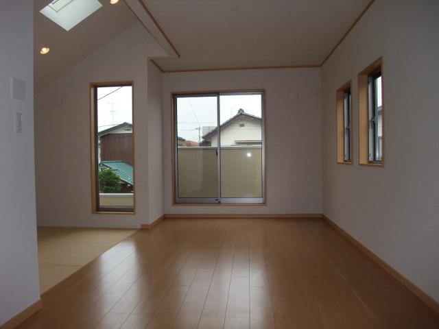 Living. living, Shoot the kitchen to the back