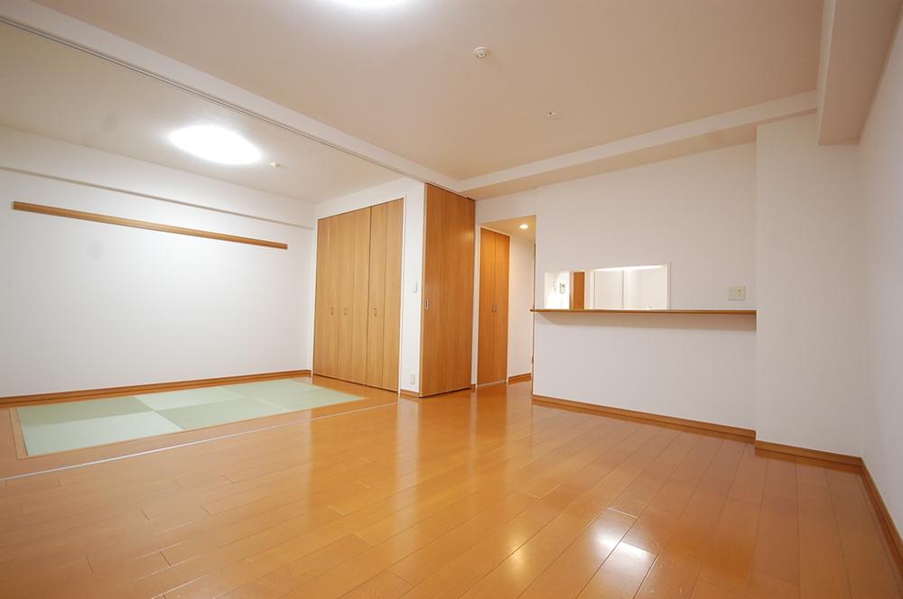 Living. Local Photos