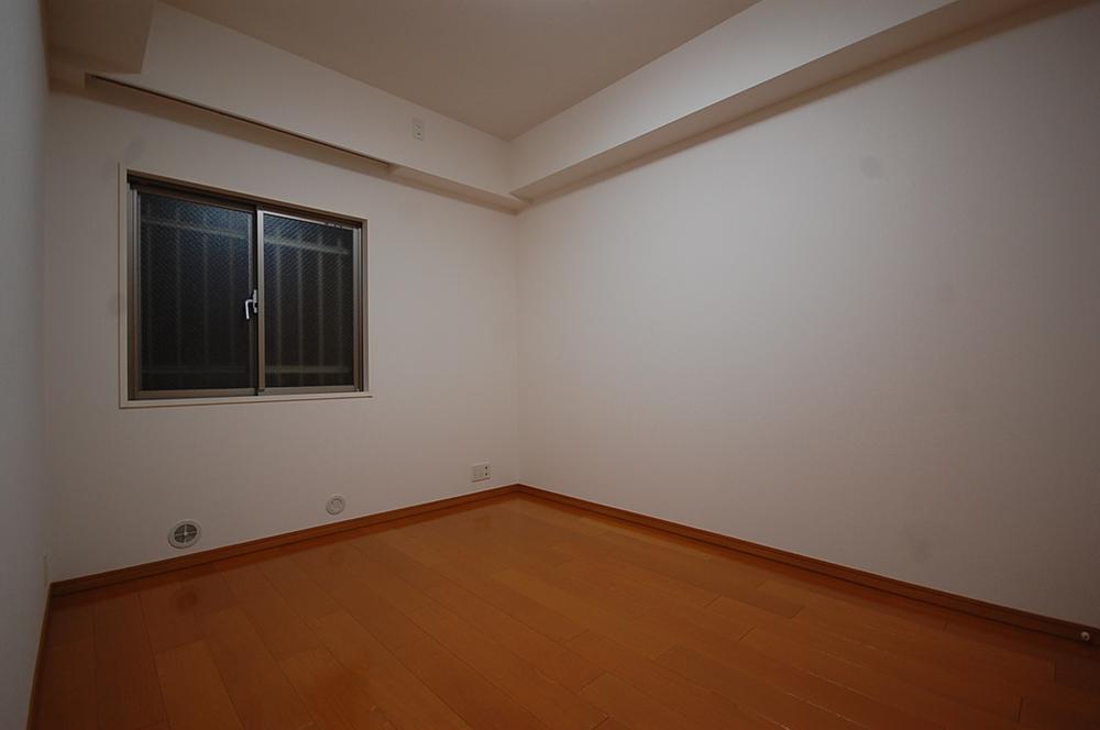 Non-living room. Local Photos