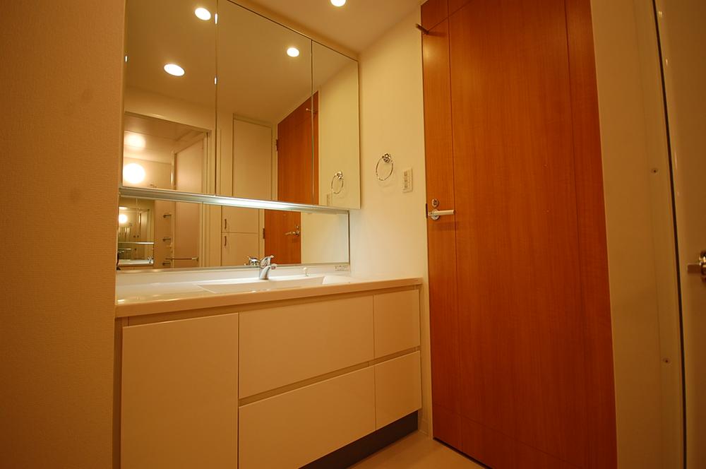 Wash basin, toilet. Local Photos