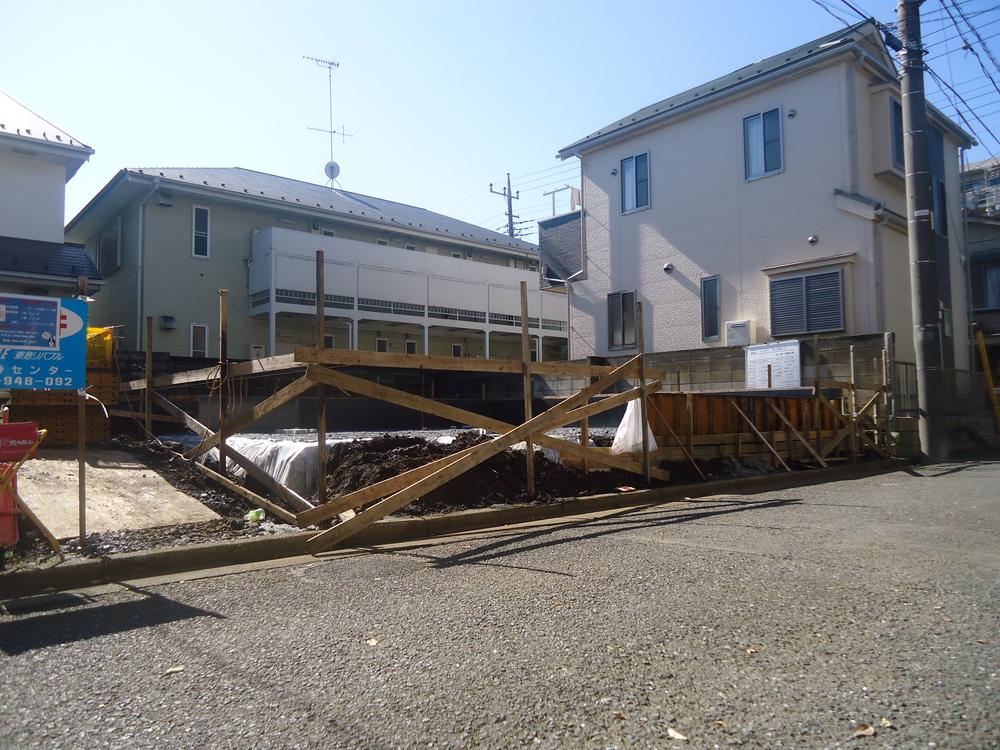 Local appearance photo. Local (11 May 2013) Shooting