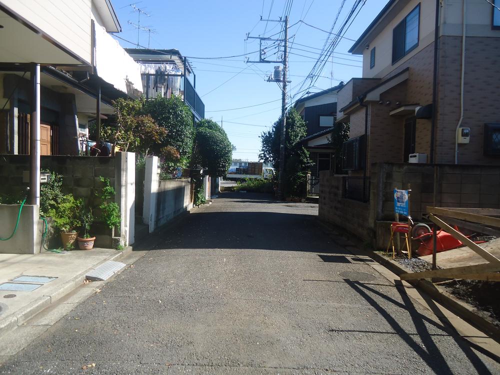 Local photos, including front road. Local (11 May 2013) Shooting