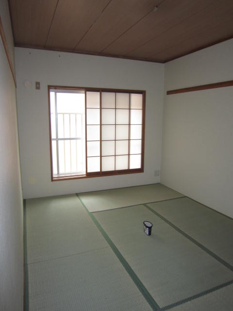 Living and room. Bright Japanese style is characterized by! 