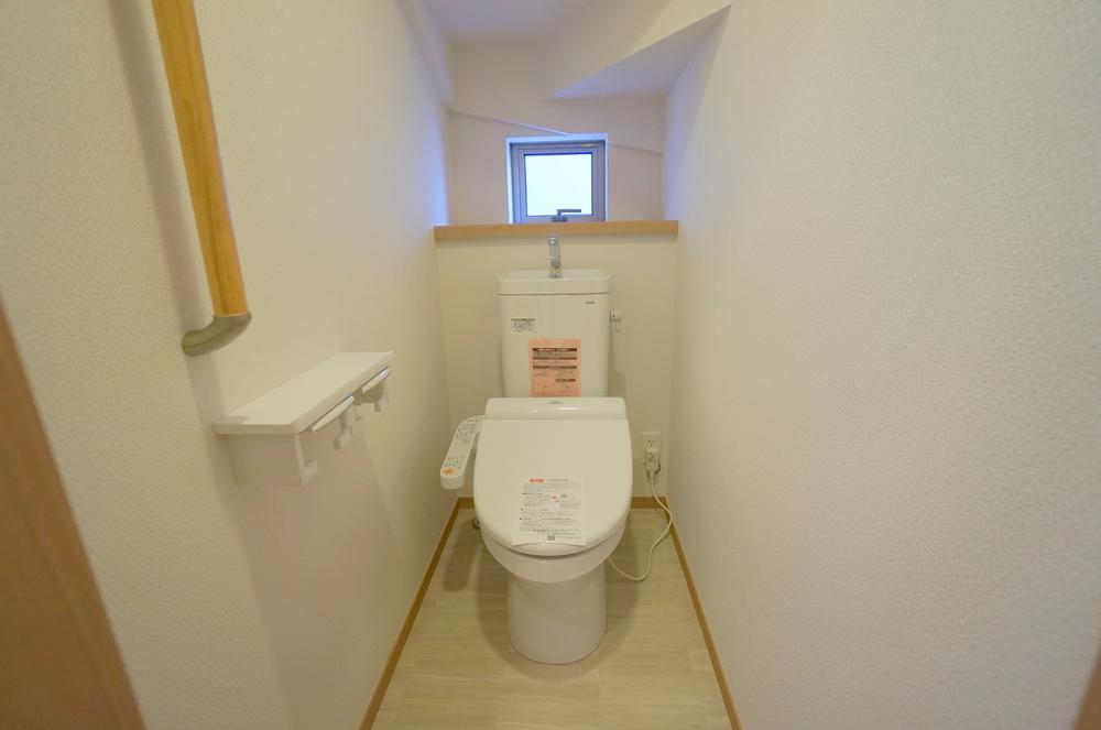 Toilet. Indoor (September 2013) Shooting