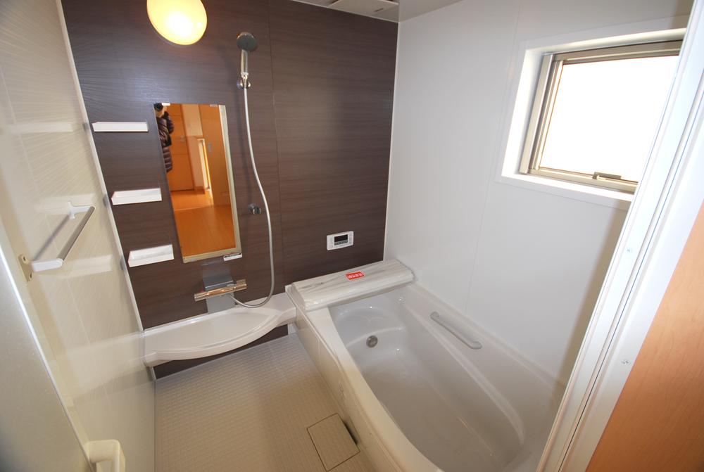 Bathroom. Local Photos