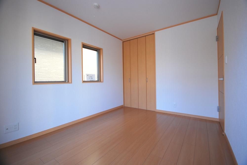 Non-living room. Local Photos