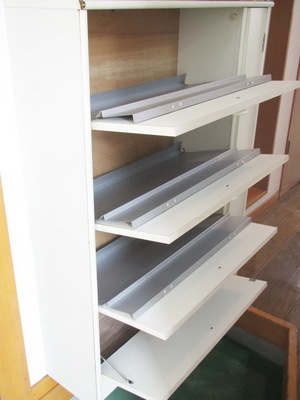Entrance. ☆ Shoe box ☆