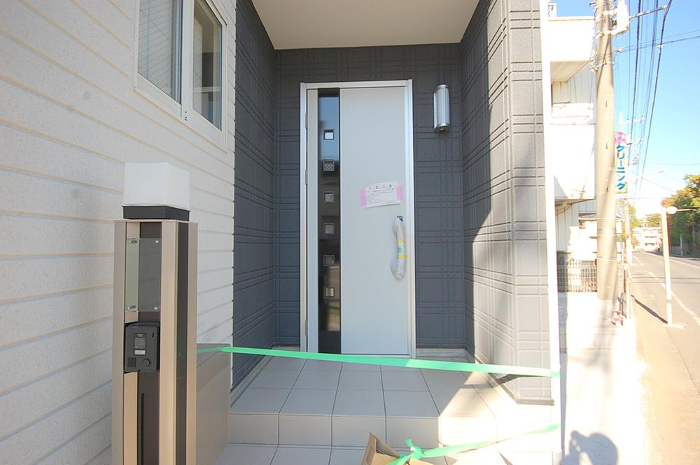 Entrance. Local Photos