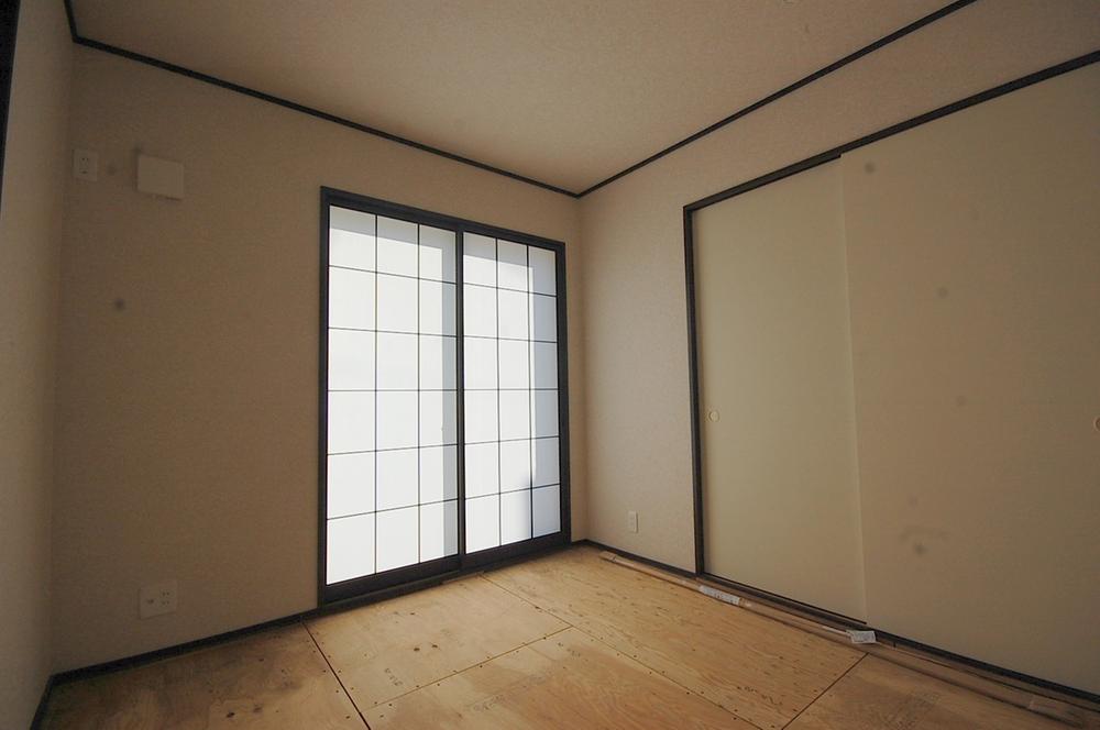 Non-living room. Local Photos