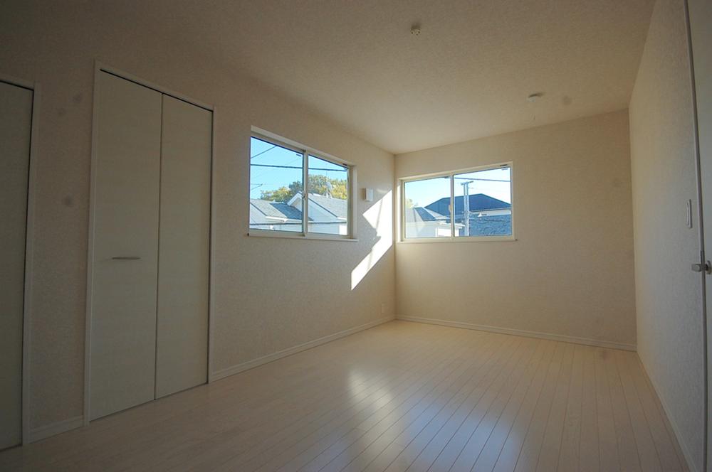 Non-living room. Local Photos