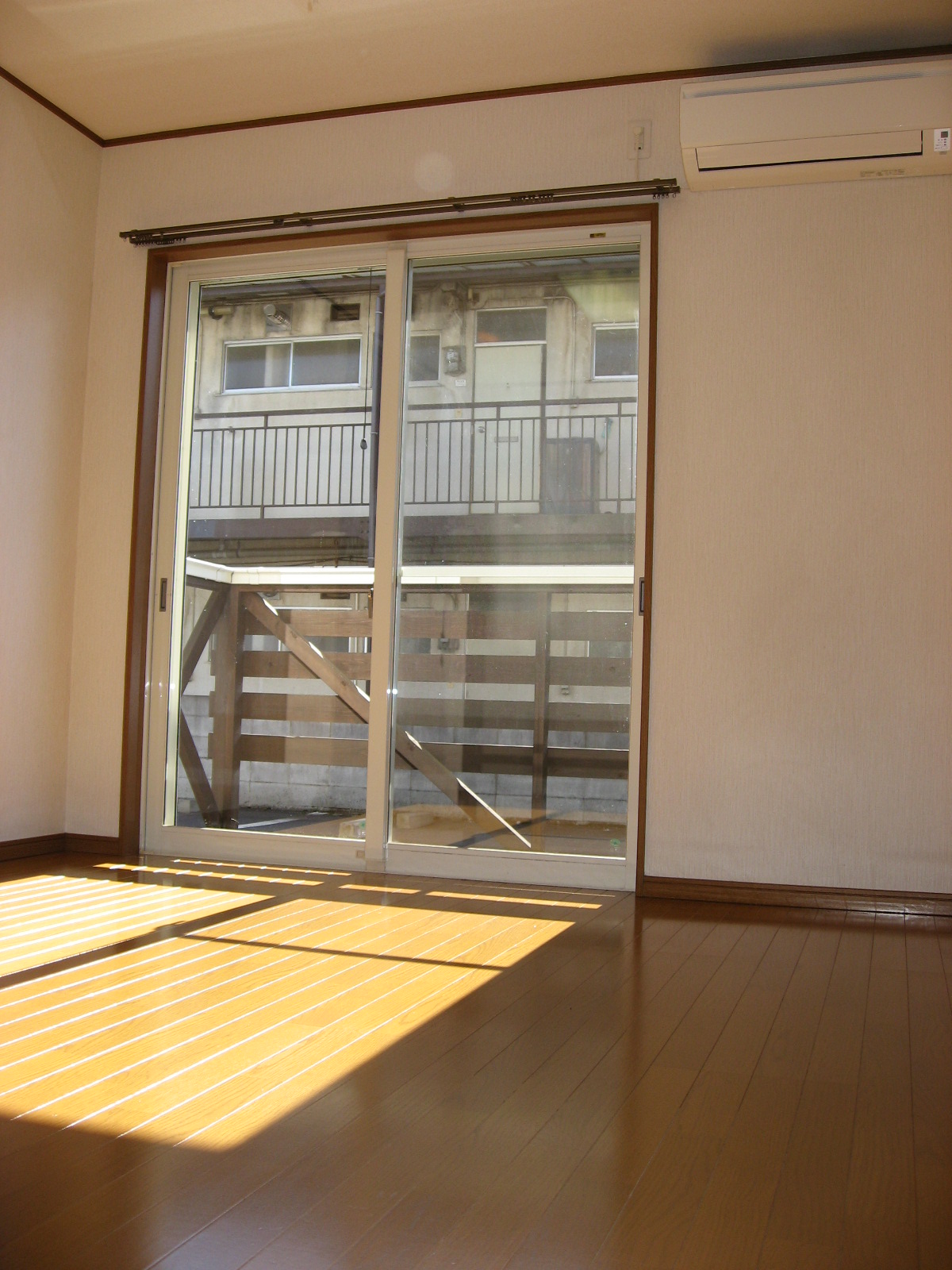 Living and room. Bright south-facing Western-style!