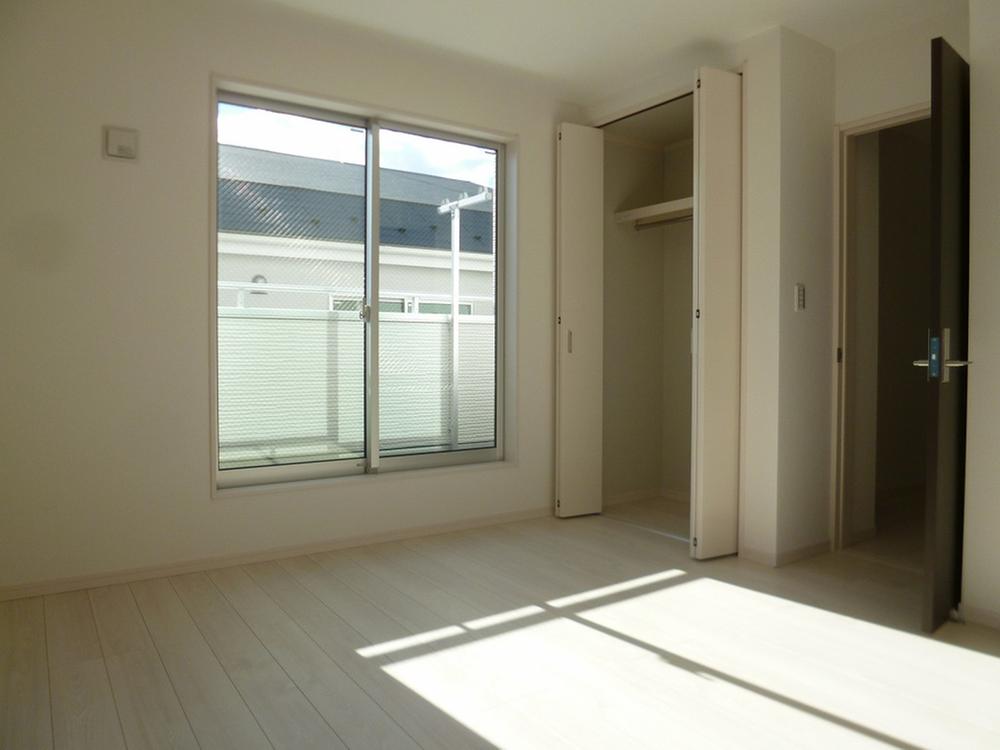 Non-living room. Indoor (12 May 2013) Shooting